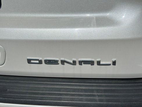 Used 2021 GMC Yukon Denali w/ Denali Premium Package image 47