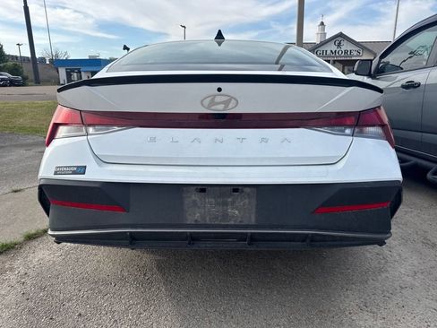 Used 2025 Hyundai Elantra Sport image 5
