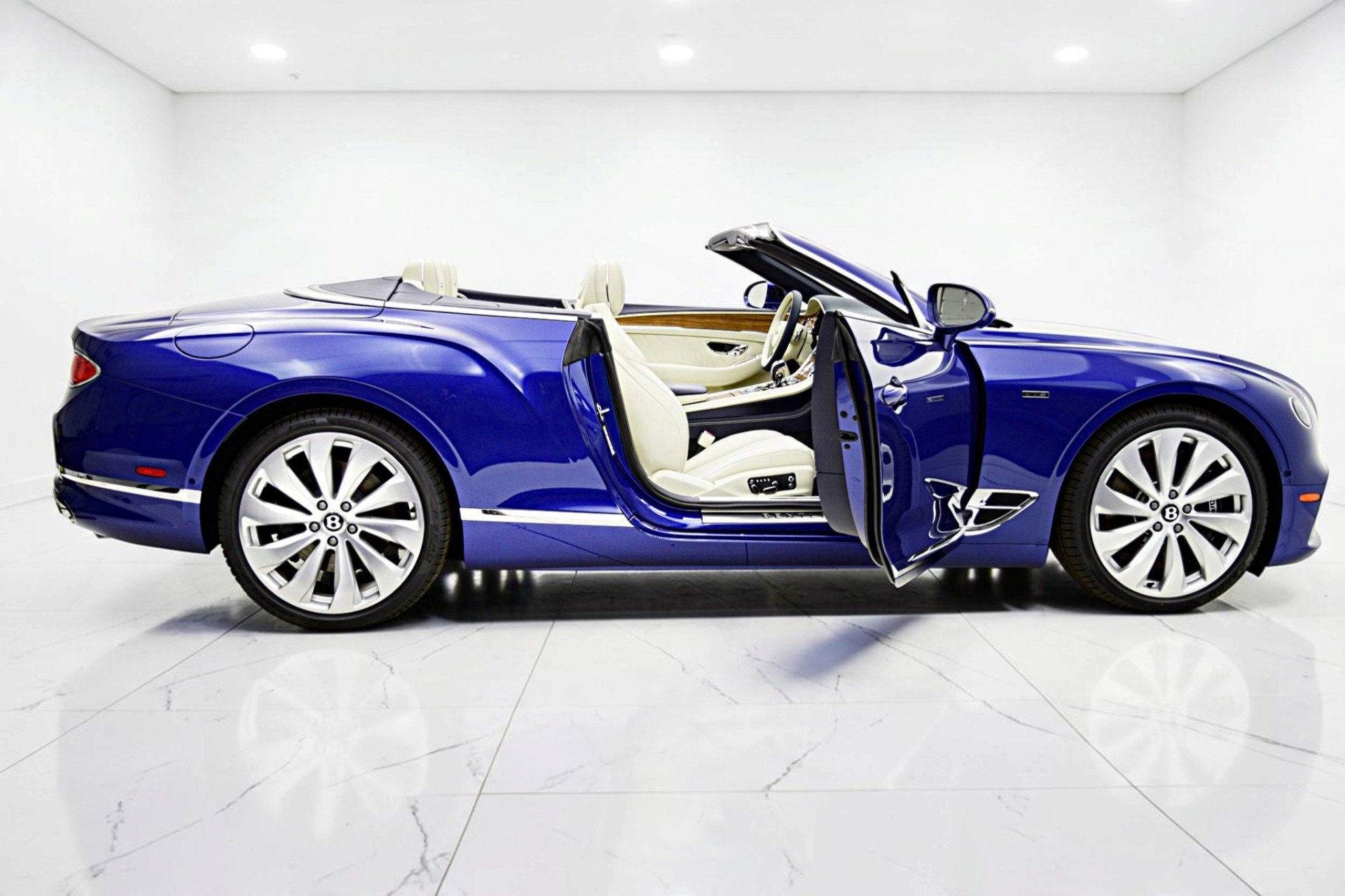 Used 2024 Bentley Continental GT AWD/4WD image 10