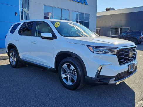 Used 2023 Honda Pilot EX-L image 3