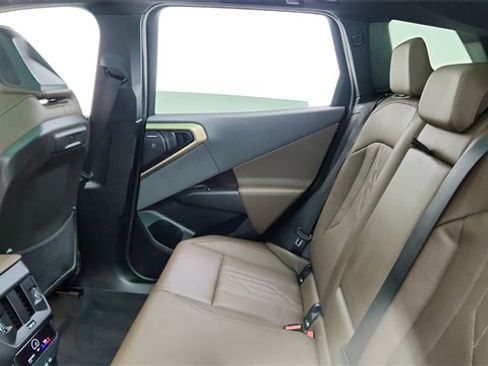 Used 2025 BMW X3 xDrive30i w/ Premium Package image 28