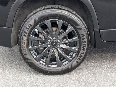 Used 2023 Chevrolet Traverse RS image 10