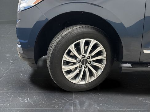 Used 2024 Lincoln Navigator Premiere AWD/4WD image 40