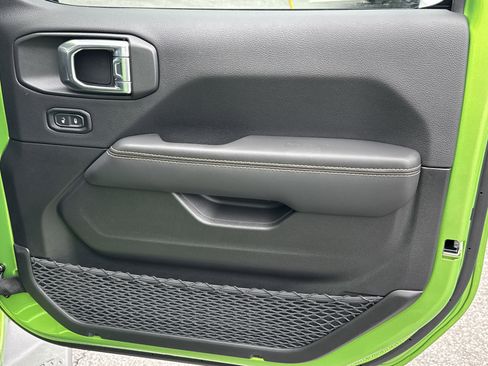 New 2025 Jeep Gladiator Sport image 16