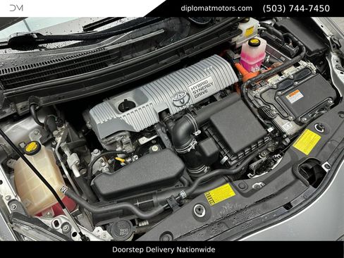 Used 2014 Toyota Prius Five w/ Advanced Technology Package image 44