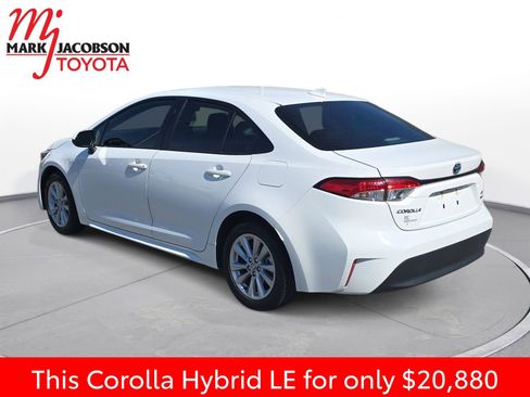 Used 2025 Toyota Corolla LE w/ LE Premium Package image 13