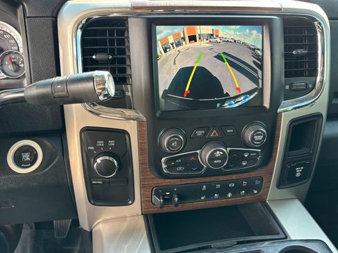 Used 2015 RAM 3500 Laramie w/ Convenience Group AWD/4WD image 18