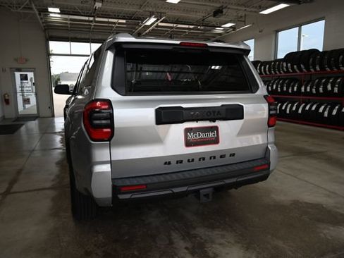 Used 2025 Toyota 4Runner SR5 AWD/4WD image 7