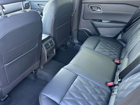 New 2026 Nissan Rogue Platinum w/ Platinum Premium Package AWD/4WD image 14