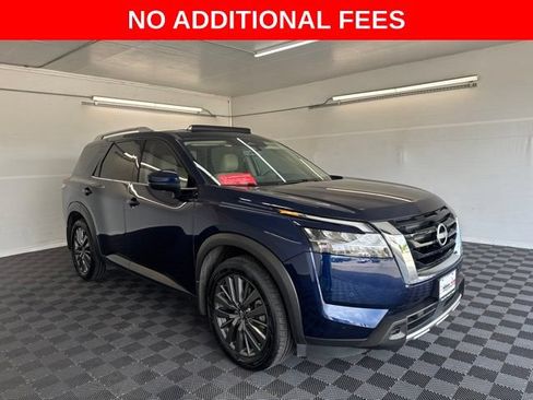 Certified 2024 Nissan Pathfinder SL w/ SL Premium Package FWD image 1