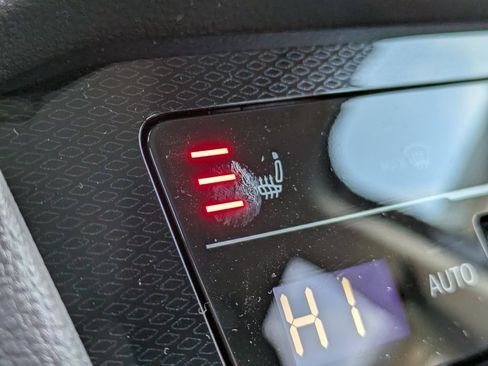 New 2026 Volkswagen Taos SE image 28