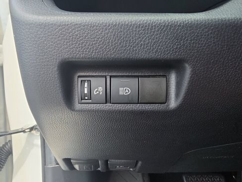 Used 2020 Toyota RAV4 XLE FWD image 20