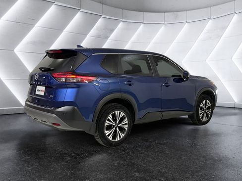 Used 2023 Nissan Rogue SV FWD image 4