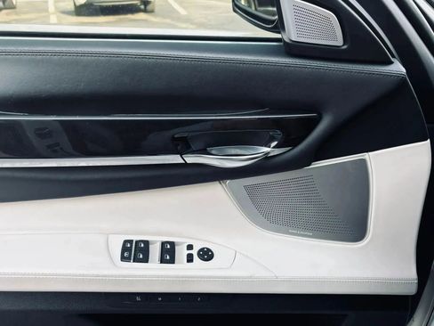 Used 2013 BMW 750Li image 25
