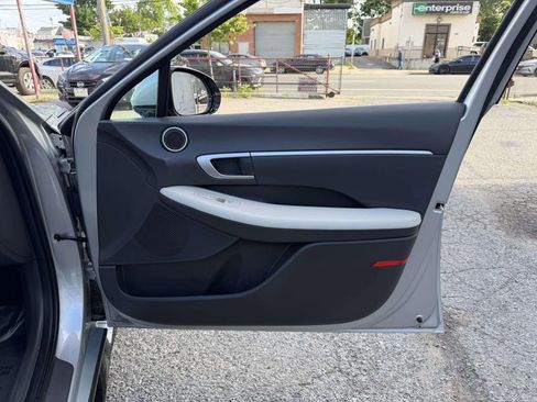 Used 2025 Hyundai Sonata SEL FWD image 9