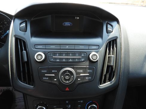 Used 2018 Ford Focus SE image 35