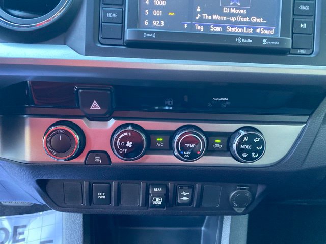 Used 2018 Toyota Tacoma SR5 AWD/4WD image 14