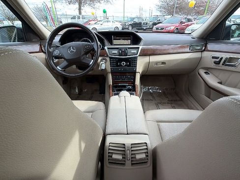 Used 2010 Mercedes-Benz E 350 4MATIC Sedan image 12
