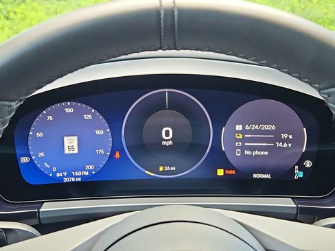 Certified 2025 Porsche Macan 4 Electric AWD/4WD image 36
