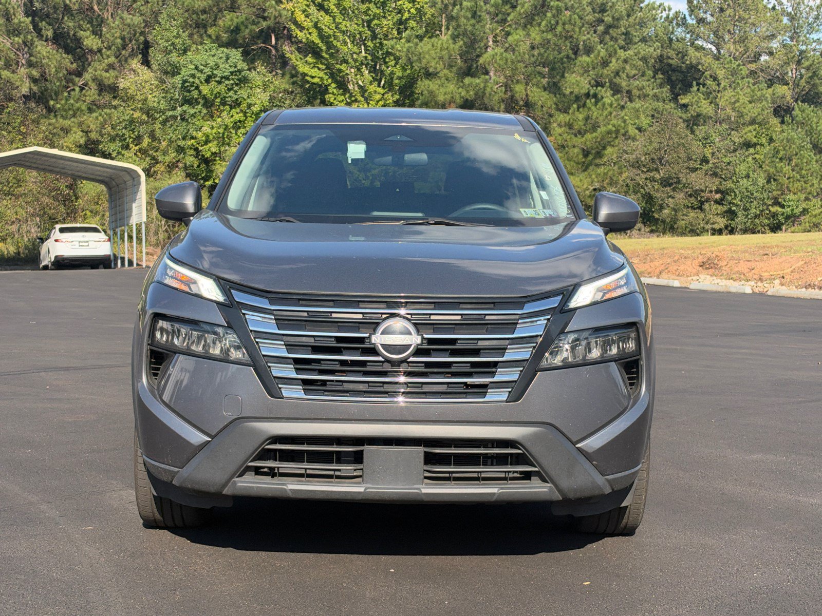 Used 2024 Nissan Rogue SV AWD/4WD image 2