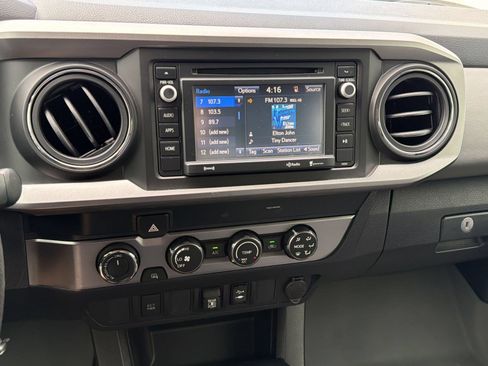 Used 2019 Toyota Tacoma SR5 AWD/4WD image 21
