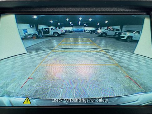 Used 2017 Chevrolet Equinox LT w/ Convenience Package image 18