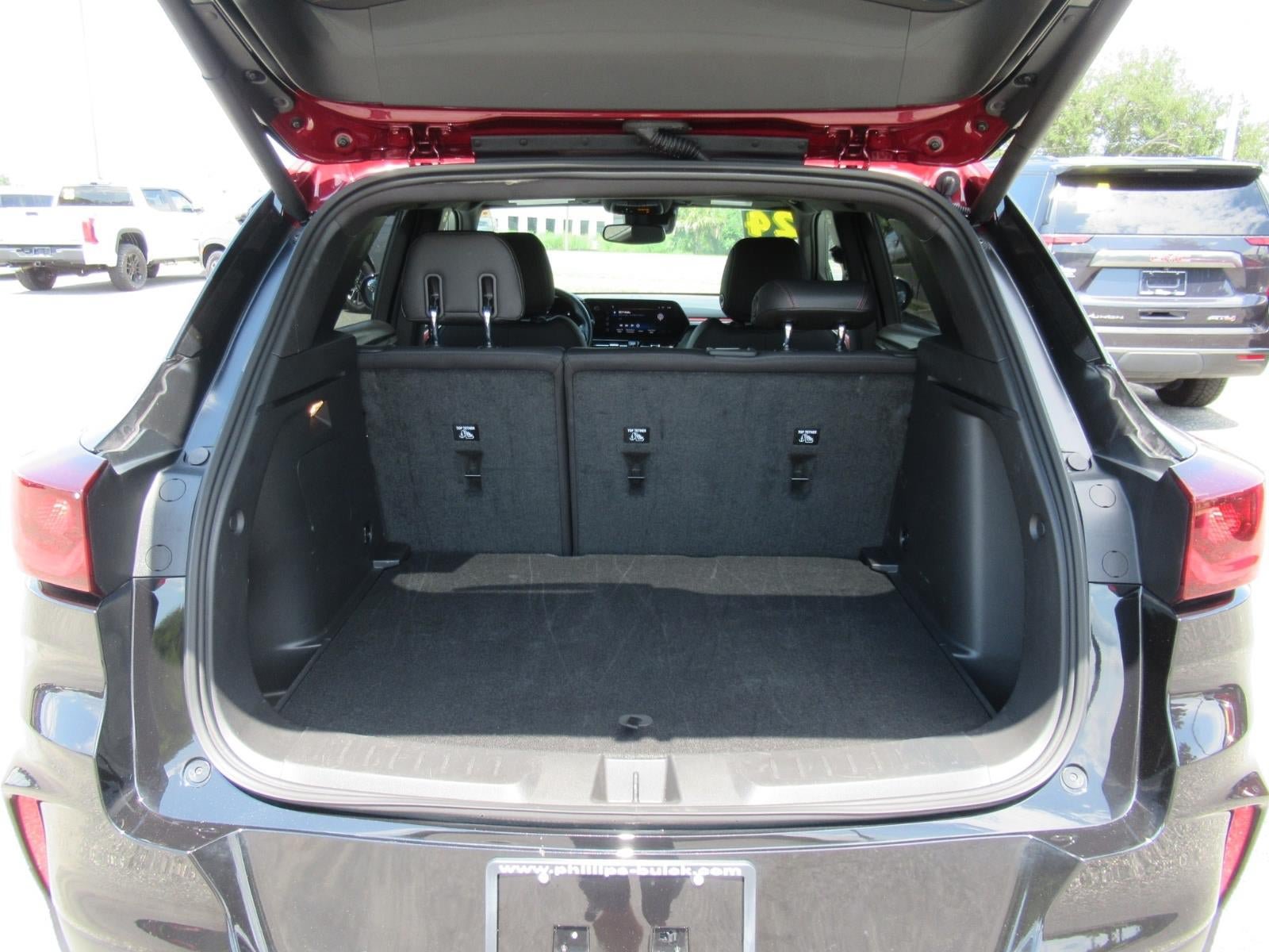 Used 2024 Chevrolet TrailBlazer RS w/ Convenience Package AWD/4WD image 37