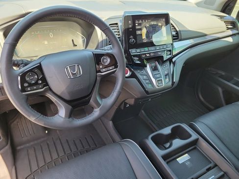 Used 2024 Honda Odyssey Elite image 11