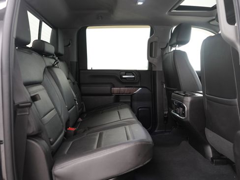 Used 2022 GMC Sierra 3500 Denali w/ Denali Black Diamond Edition image 12