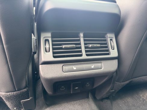 New 2026 Land Rover Range Rover Evoque Dynamic SE AWD/4WD image 18
