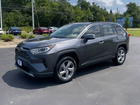Used 2020 Toyota RAV4 Limited image 5