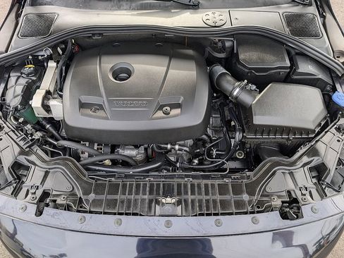 Used 2017 Volvo V60 T5 Premier w/ Convenience Package image 15
