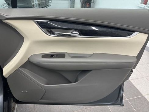 Used 2020 Cadillac XT6 Premium Luxury image 21