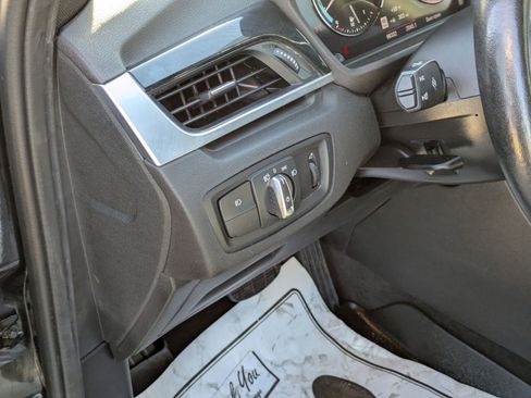 Used 2019 BMW X1 xDrive28i w/ Convenience Package image 10