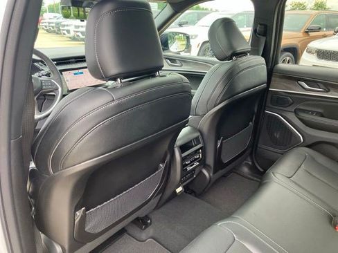 New 2026 Jeep Grand Cherokee Limited AWD/4WD image 24