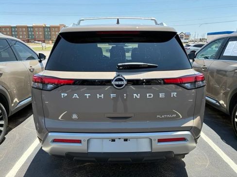 Certified 2023 Nissan Pathfinder Platinum FWD image 5