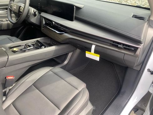 Used 2025 Nissan Murano SV image 24