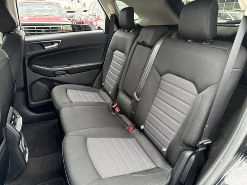 Used 2020 Ford Edge SE FWD image 37