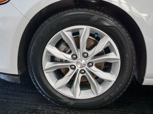 Used 2025 Chevrolet Malibu LT image 4