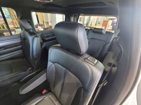 New 2026 Jeep Grand Wagoneer Limited AWD/4WD image 11