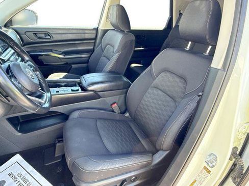 Used 2023 Nissan Pathfinder SV AWD/4WD image 13
