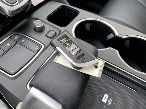 Used 2024 Acura MDX SH-AWD w/ Advance Package image 10