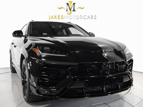 Used 2022 Lamborghini Urus image 16