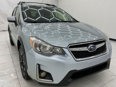 Used 2017 Subaru Crosstrek 2.0i Premium AWD/4WD image 3