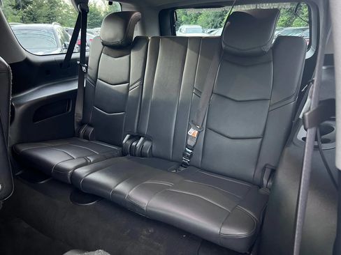 Used 2019 Cadillac Escalade ESV Luxury AWD/4WD image 22