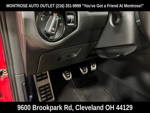 Used 2020 Volkswagen GTI SE image 16