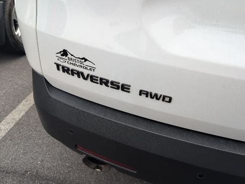 Used 2022 Chevrolet Traverse RS AWD/4WD image 23
