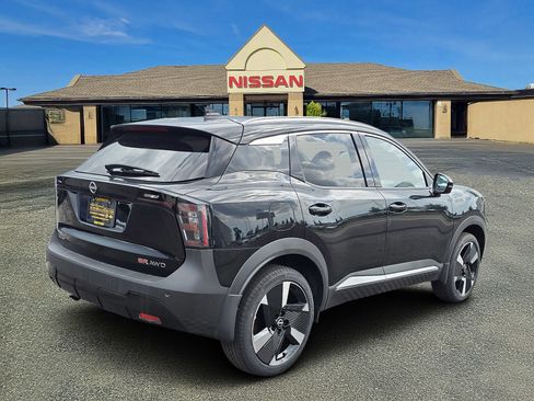 Used 2025 Nissan Kicks SR AWD/4WD image 4