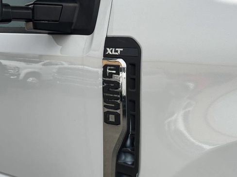 Used 2024 Ford F250 XLT w/ FX4 Off-Road Package image 10