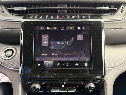 Used 2023 Jeep Grand Cherokee Altitude AWD/4WD image 25